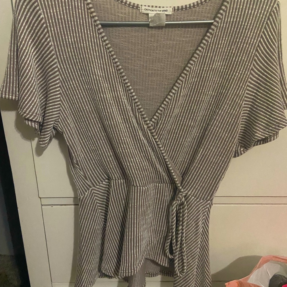 Caution by the wind blouse! Very soft and comfortable! But very delicate size L